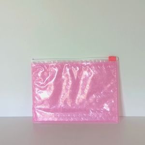 ✨ FREE Glossier Pouch - Small